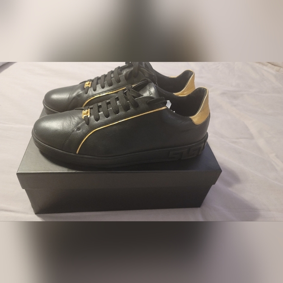 Mens Versace Vitello-Vitello Sneakers - Picture 1 of 8